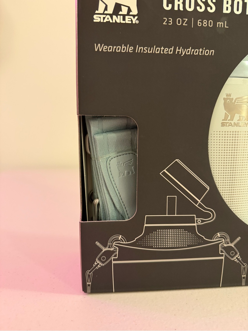 *NIB* Stanley Cross Bottle 23 oz Insulated Bottle with Strap in “Mist” - Picture 6 of 7